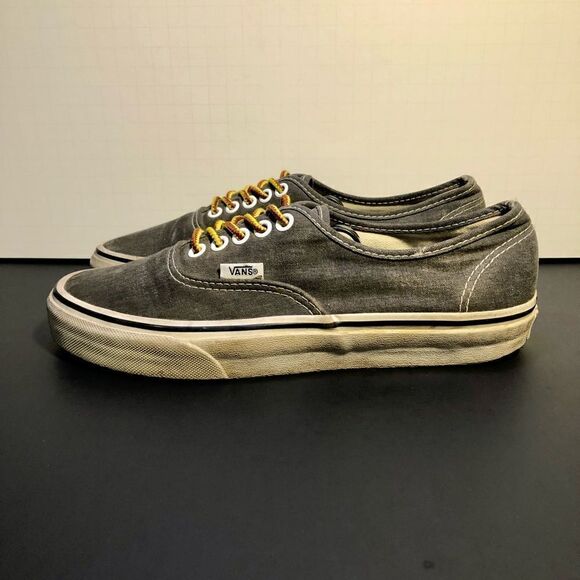 Unisex VANS Authentic Low Top Gray Lace Up Sneakers / Size US 6.5 M - US 8 W - Picture 4 of 10